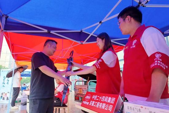 合肥片区开展爱心助考活动.jpg