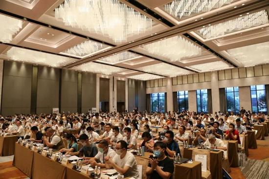 顾家床垫首周床上行动会分会场海选停止，冠军家庭会师520总决赛