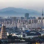 西安穩(wěn)樓市“十二條”落地：地價(jià)房?jī)r(jià)聯(lián)動(dòng)，力推“好房子”
