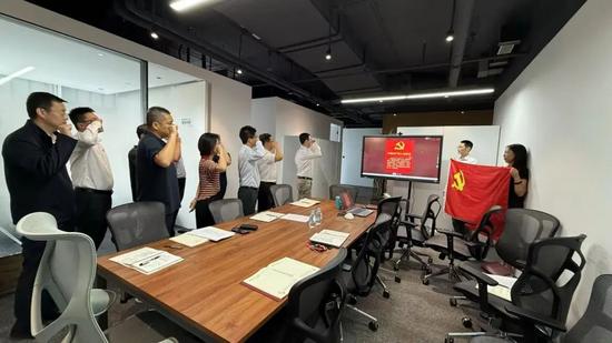 第五广场党支部2.jpg
