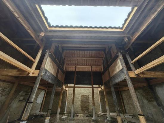图为景德镇刘家弄历史街区修复完成的华佗庙木结构.jpg