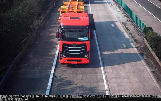 图为临时牌照货车利用OBU设备“跑长买短”.jpg