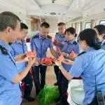 酷暑“送清涼”：甜在嘴里，更在心間！