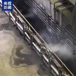 央视新闻丨把火车“抱在怀中”翻滚 45秒卸完120吨煤炭