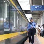 开往西南边境的“慢火车”｜火车·悦读
