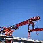 潍宿高铁诸城梁场顺利完成JQBD900吨单臂架桥机桥面首次调头