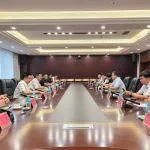 薛军与延边州委常委、延吉市委书记王吉宝举行会谈