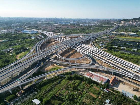 烟台市港城西大街互通立交建成通车2.JPG