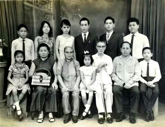 1967年，远在印度的父母及大哥给蒋印生(2942260)-20250828154040.jpg