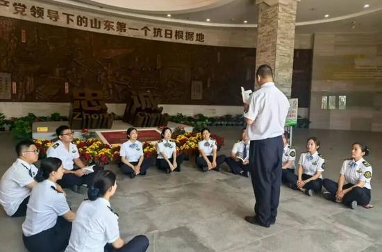 9.1专题团课学习，摄影：霍晓娟.jpg