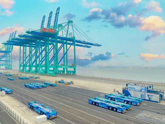 BICES 2025展商丰姿：徐工批量AGV产物助力智慧口岸建树