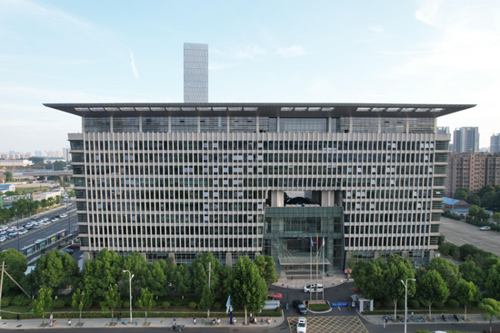 湾区建树十一总体向导与广东省汕头市潮南区委副布告、区长谈判
