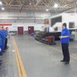 華柴公司總經(jīng)理、黨委副書記張海濤參加箱體公司加工中心組班前會