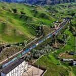 “钢铁驼队”加速跑，天山风笛鸣新曲！