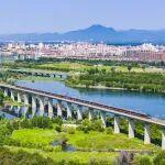 鐵路部門全力應(yīng)對(duì)返程客流高峰