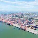 振华重工承建的广州南沙四期自动化码头最后批次设备交付