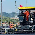 寶馬格重型攤鋪機(jī)|讓每一條道路皆成坦途！