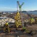 履带吊车报验资料相关精彩文章--毫米级合龙!中联重科4000吨级履带吊完成英奇角项目关键吊装 毫米级合龙!中联重科4000吨级履带吊完成英奇角项目关键吊装