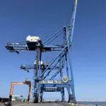 上海振华重工非洲区域总部高效完成2台岸桥复轨任务