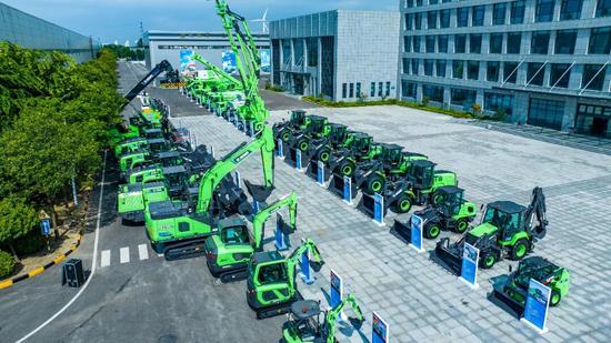 绿色化：徐工“青山绿”新能源全系列产品.jpg