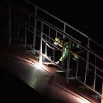 快看！他們在爬“天梯”！