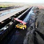 山东卡特40相关精彩文章--今年迎峰度夏前山东煤炭实物储备达到400万吨以上 今年迎峰度夏前山东煤炭实物储备达到400万吨以上