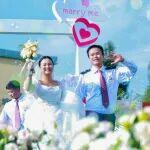 50對(duì)新人，機(jī)務(wù)段里辦集體婚禮！還能拍火車特色婚紗照！