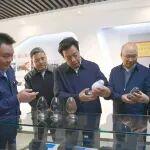 陳得信調(diào)研貴州金瑞并慰問干部職工