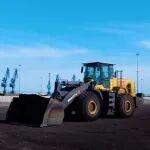 山推裝載機(jī)建功唐山港，高效作業(yè)助力億噸吞吐