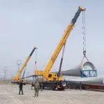 百吨级“精准之手”！柳工LTC1000L5起重机如何重塑叶片运输效率新高度？