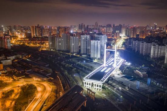 夜间转体施工 刘玉才 (5).jpg