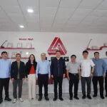 中國駐墨西哥大使陳道江一行蒞臨臨工重機墨西哥公司調(diào)研指導(dǎo)