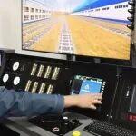 什么是全地面吊车相关精彩文章--在办公室里开火车是种什么体验? 在办公室里开火车是种什么体验?