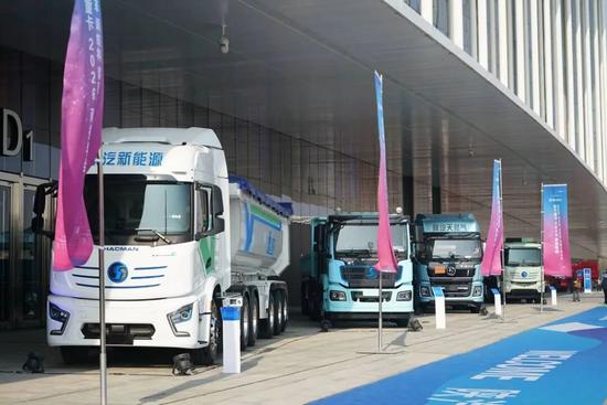 蓝色的巴士

AI 生成的内容可能不正确。