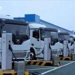 在中国物流之都，徐工超充重卡“15分钟满电”