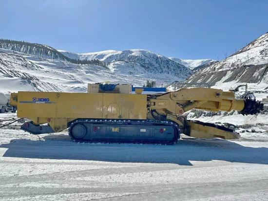 EBZ260隧道施工 (1).jpg