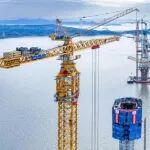 世界級跨海工程，雙主塔封頂