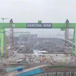 衛(wèi)華承制韓通贏吉1200t龍門吊完成安裝