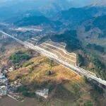 貫通16460米“華山松”！云南首條時(shí)速350公里高鐵實(shí)現(xiàn)新突破