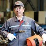 “像父親一樣當(dāng)勞模戴紅花”：“焊接大師”李萬君的樸素夢想丨對話時間