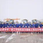 暴雪來襲！數(shù)十臺平地機(jī)集體出動，守護(hù)出行安全