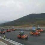 工地報告 | 悍馬 HD 系列11臺壓路機(jī)齊上陣，護(hù)航高速改擴(kuò)建全場景壓實