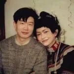 “媽媽背著一竹簍松茸上了火車，遇見了爸爸……”｜火車·悅讀