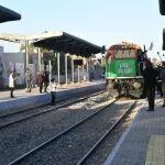 《人民日?qǐng)?bào)》：非洲首條沙漠重載鐵路通車