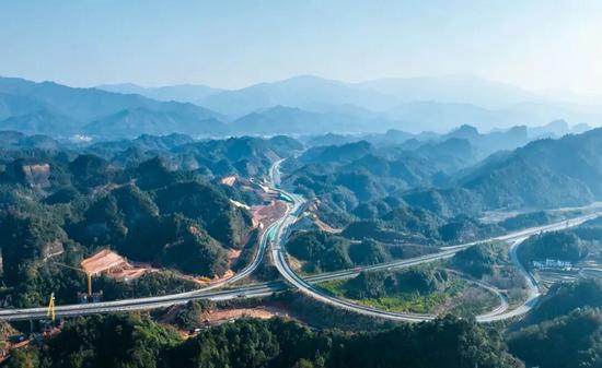 銅鼓樞紐建成通車圖片 (1).png