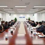 劉鍵與中國出口信用保險公司業(yè)務(wù)評審委員會主任張輝座談交流