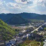 背簍里的山路，輪印下的通途——一個貴州老農(nóng)的“趕集”光年