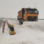 破冰除雪，公路運營公司張扁項目經(jīng)理部全力迎戰(zhàn)春季寒潮