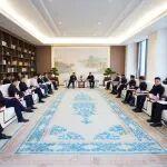 陳文健、趙佃龍與北京豐臺區(qū)委書記王少峰，區(qū)委副書記、區(qū)長張艷林舉行會談