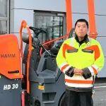維課堂 | 悍馬壓路機(jī)：瀝青混合料初壓實(shí)，這些要點(diǎn)不能錯(cuò)！